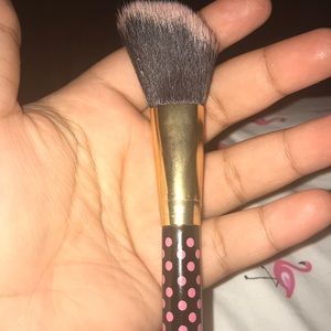 Makeup brush